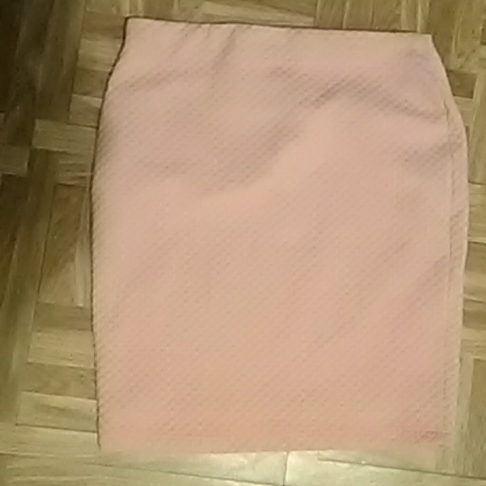 Pink bodycon textured skirt